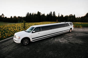 White Lincoln PDX Limo Service
